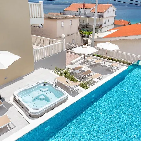 Mandalinic 3* Omis
