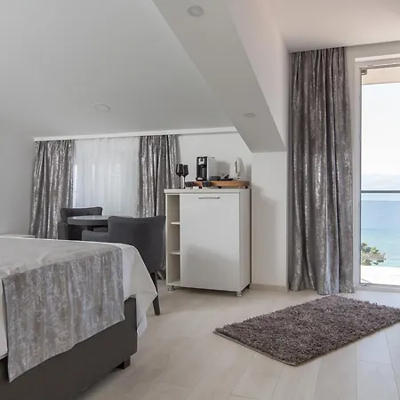 Mandalinic 3* Omis